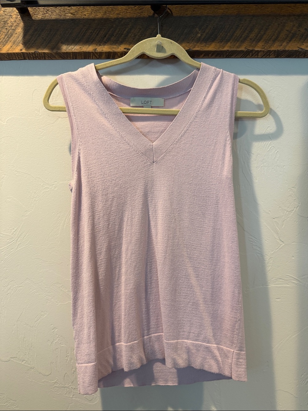 LOFT Sleeveless V-Neck Knit Tank - soft pink